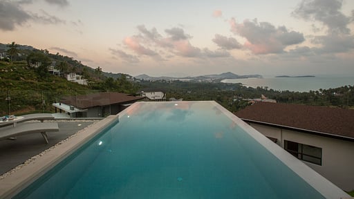 Yam Chao at Verano Residence Бассейн