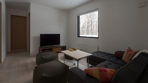 Yanagi House Media room