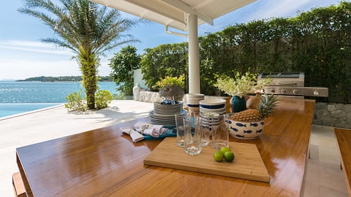 Yo Villa Dining area