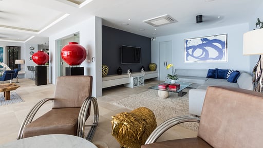 Yo Villa Living room