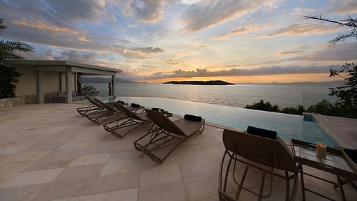 Yo Villa Swimming pool