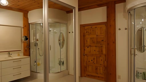 Yuki Ki Lodge Bedroom 1