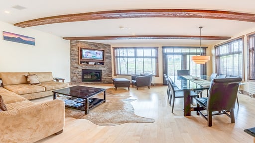 Yukimi Two Chalet Living room