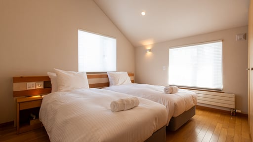 Yukimine Chalet Bedroom 2