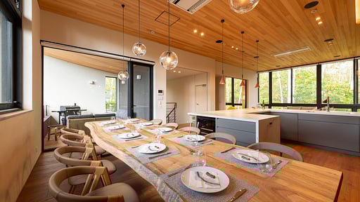 Yuzen Chalet Dining area