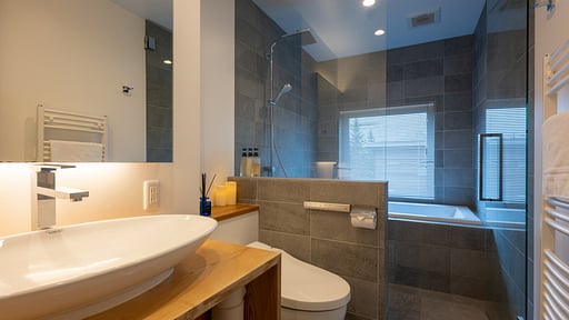 Yuzuki Chalet Bedroom 1