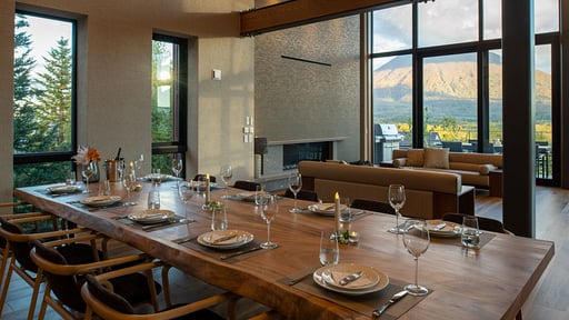 Zai-On Chalet Dining area