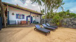 Blue Parrot Beach Villa