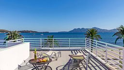 Beachfront Apartment Sivella II