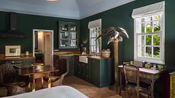 Greenhouse Apartment