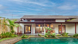 Villa Iris Bumbak