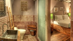 Villa West