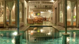 Villa West