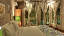 Villa West