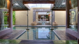 Villa West