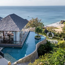 By The Cliff Villa