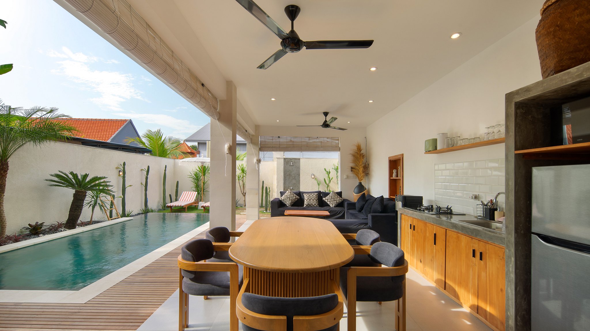 Villa Cinta Rose Dining area