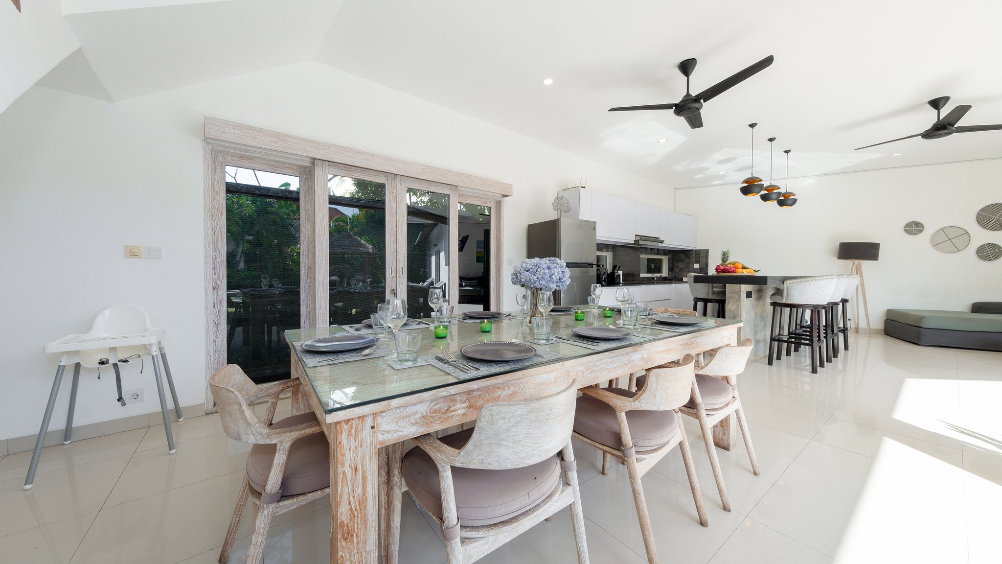 Villa Hiburan 1 Dining area