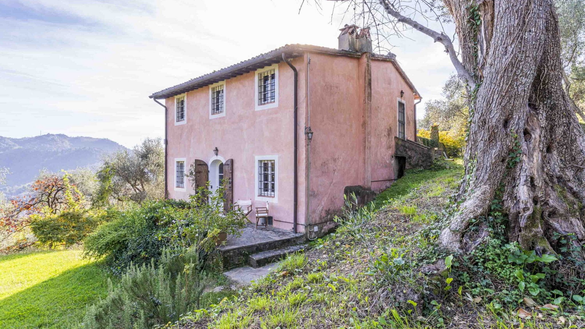 Quiet rural house in the center of Andalusia with stunning views -  Antequera | Vrbo, image size:2048x1152
