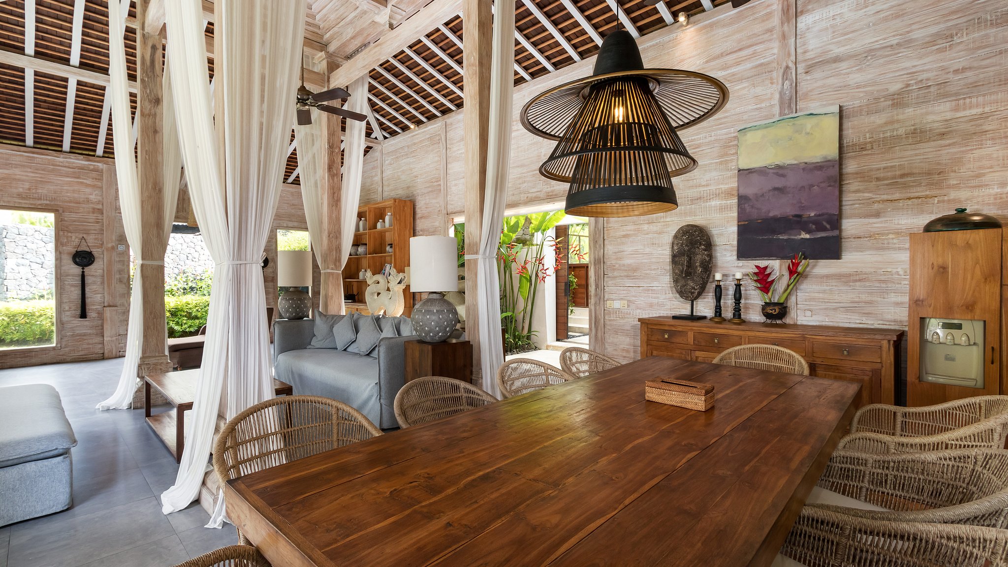 Villa Alea Dining area