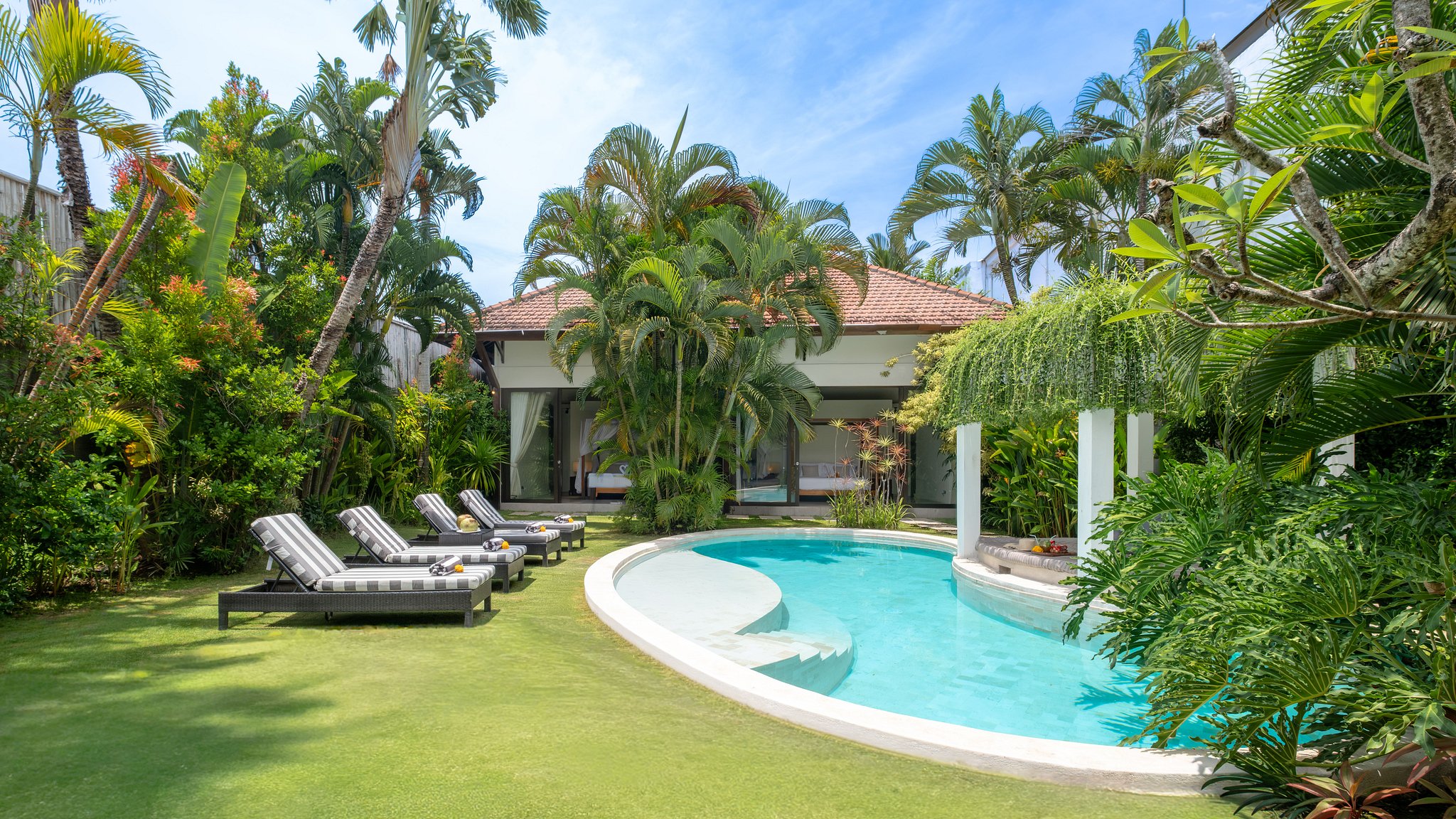 Villa Alice Dua Swimming pool