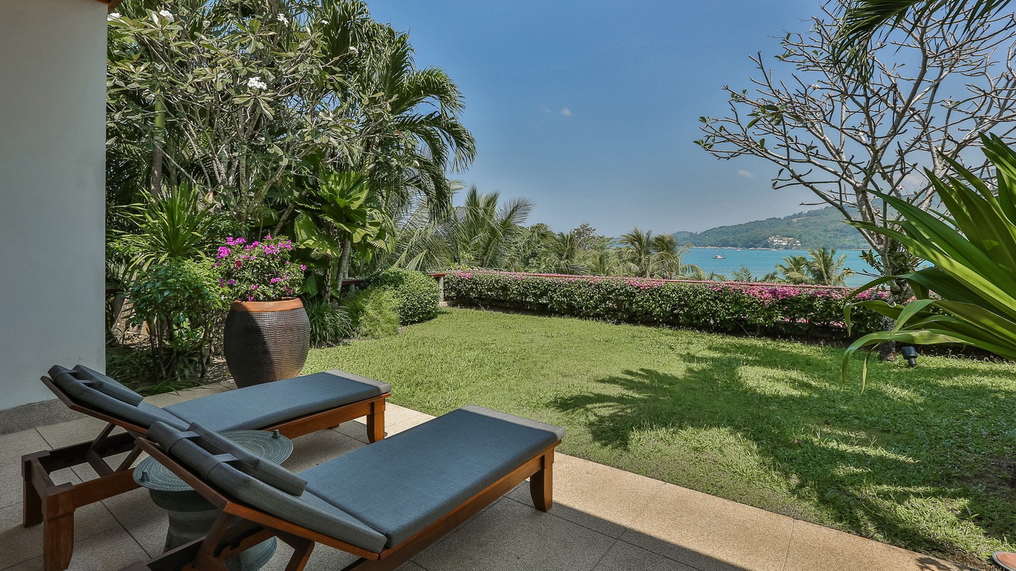 Villa Chanjar in Kamala beach, Phuket - 6 bedrooms