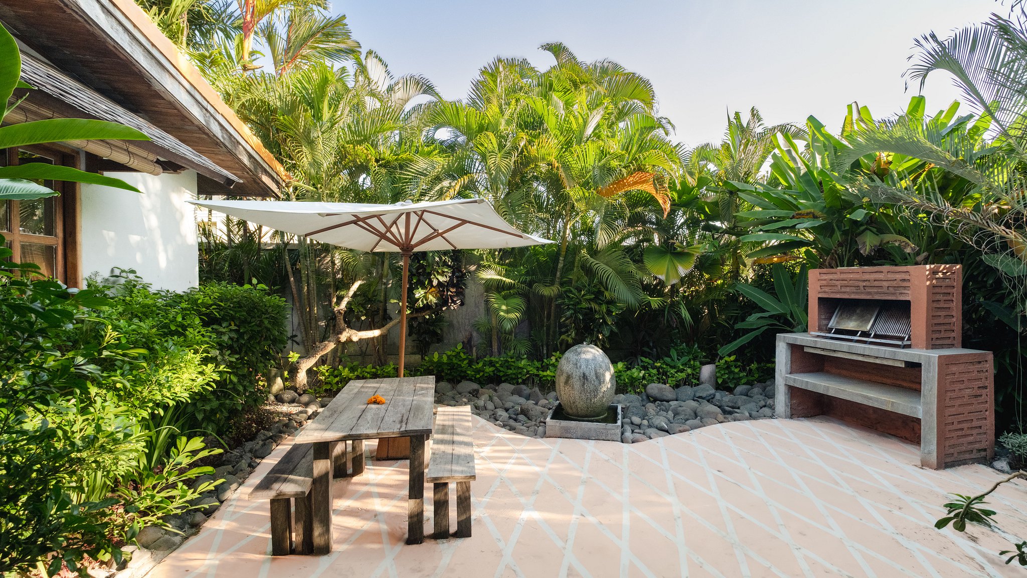 Villa Desa Roro Dua BBQ equipment