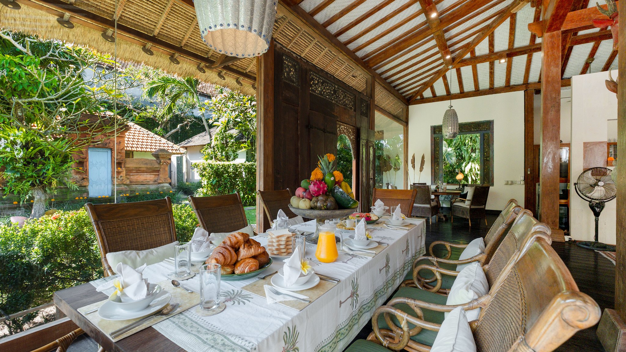 Villa Desa Roro Estate Dining area 1