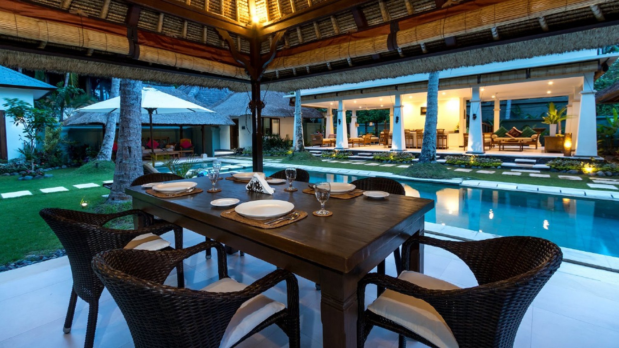 Villa Gils Dining area