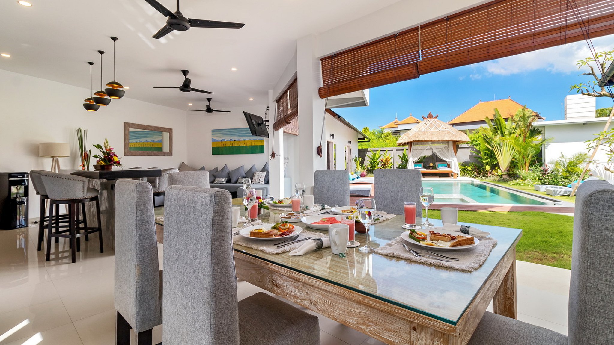 Villa Hiburan 1 Dining area