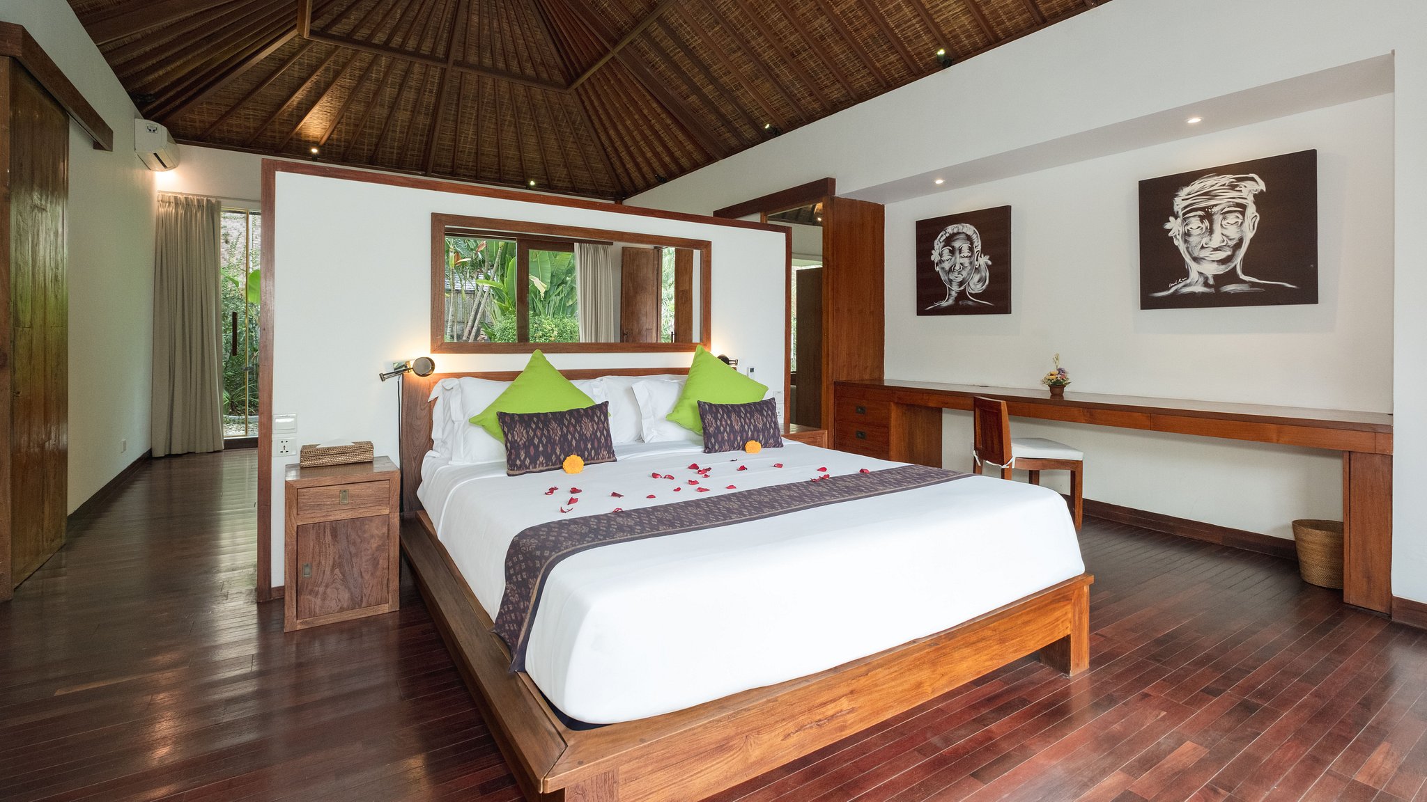 Villa Ku Besar Bedroom 1