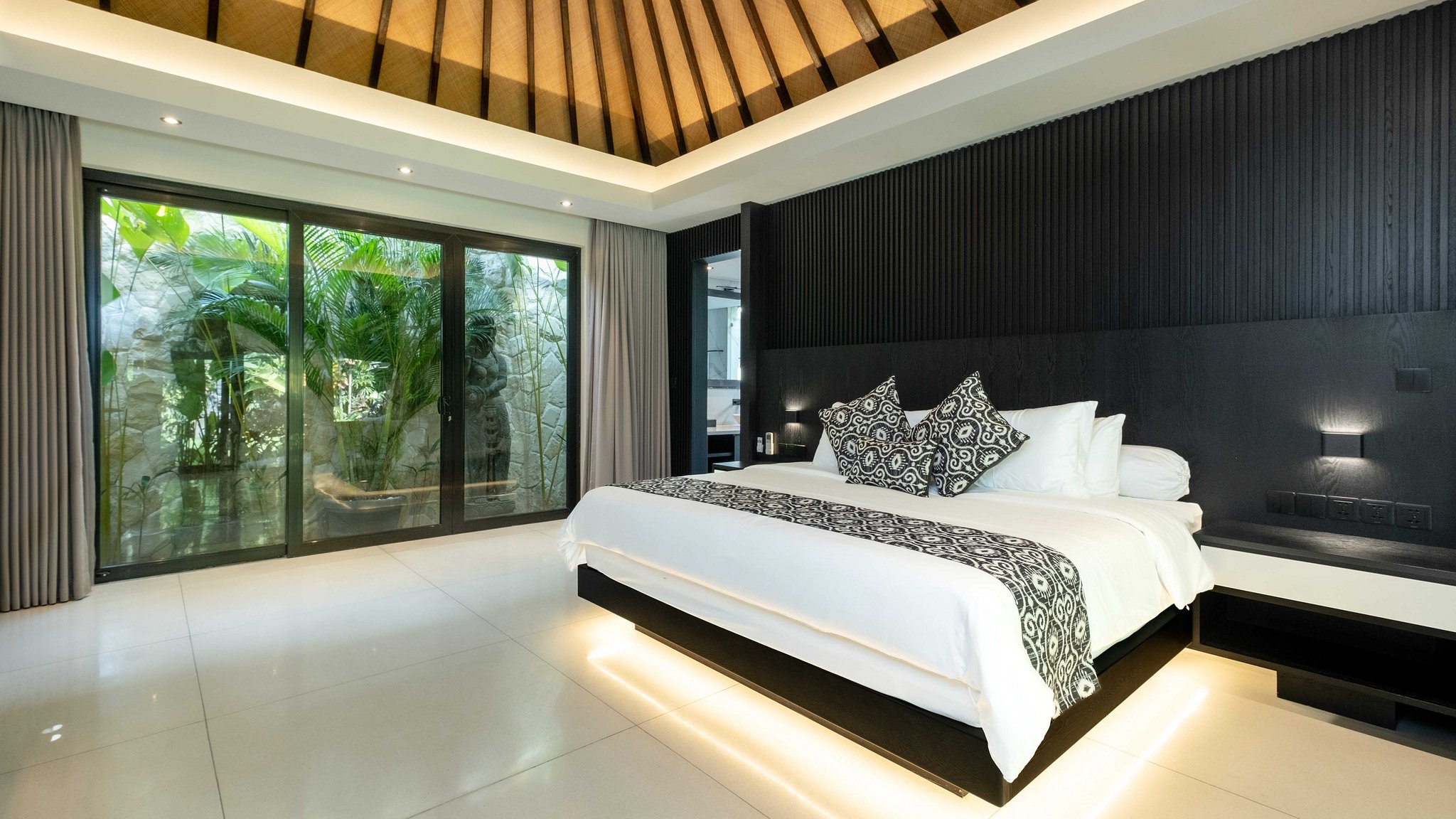 Villa Kubu Dewi Sri Bedroom 1