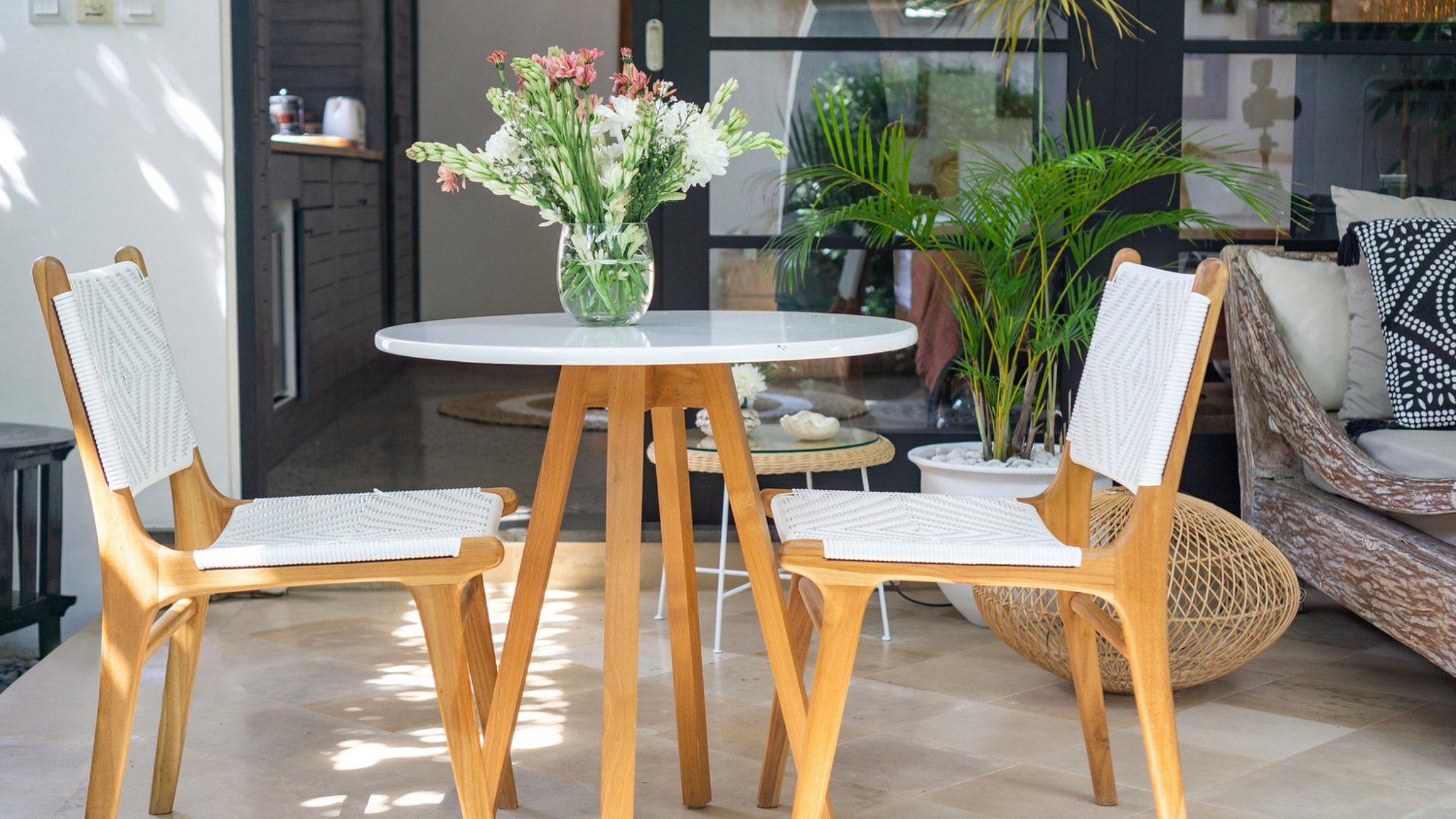 Villa Lora Dining area