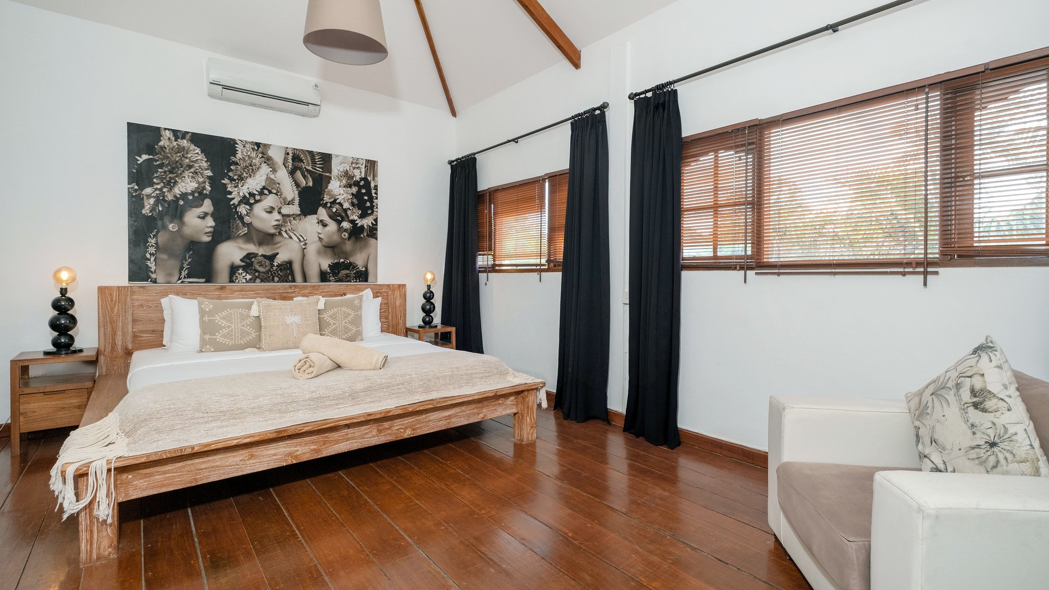 Villa Mogi Bedroom 1