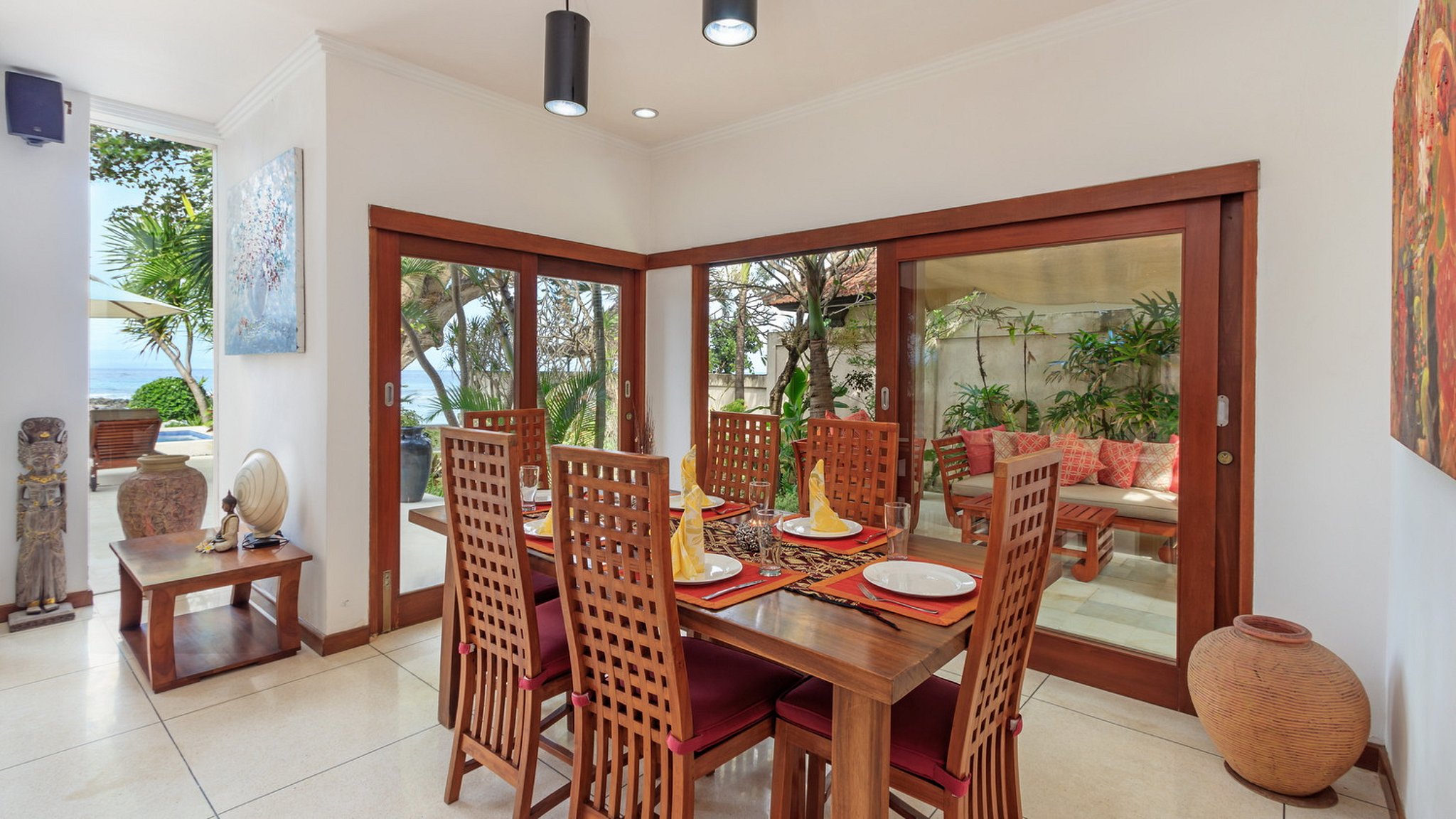 Villa Pantai Candidasa Dining area 1