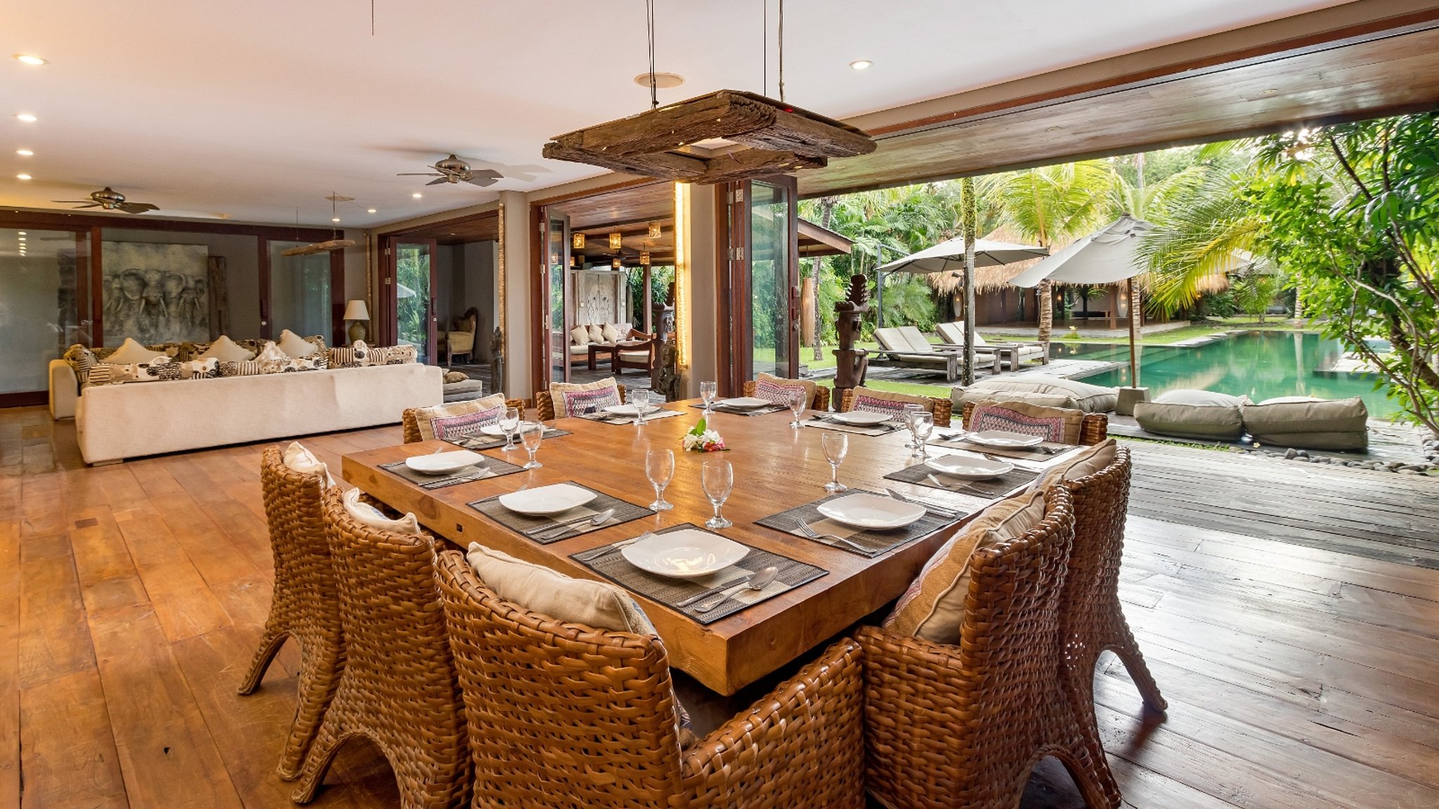 Villa Yoga Dining area